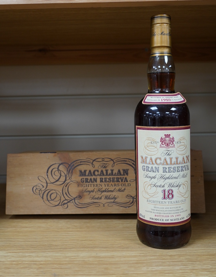 A cased bottle of The Macallan Gran Reserva 1980 single Highland malt scotch whisky, bottled in 1999, 18 years old. Condition - good